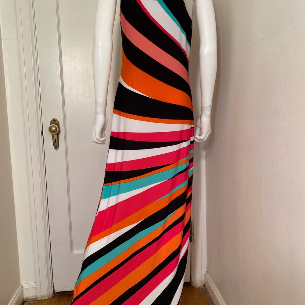 GLAMOUR Dress - Picture 3 of 4